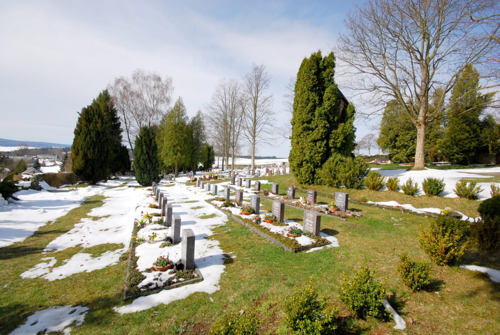 Friedhof Hallbach - Blick von der Kirche aus