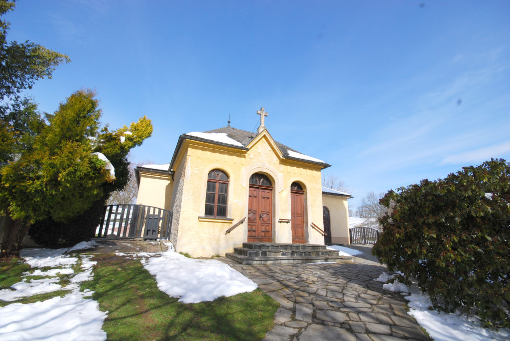 Friedhof Hallbach - Trauerhalle