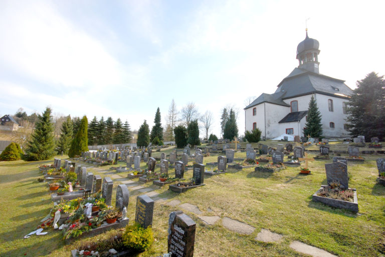 Friedhof Rübenau - mehrere Gräber