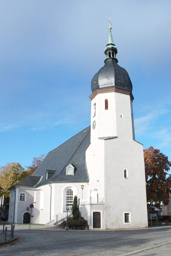Kirche Olbernhau - Außenansicht - Blick von anderer Straßenseite