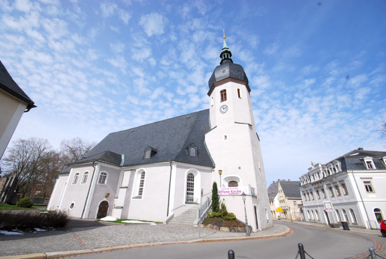 Kirche Olbernhau - Außenansicht - Blick vom Markt