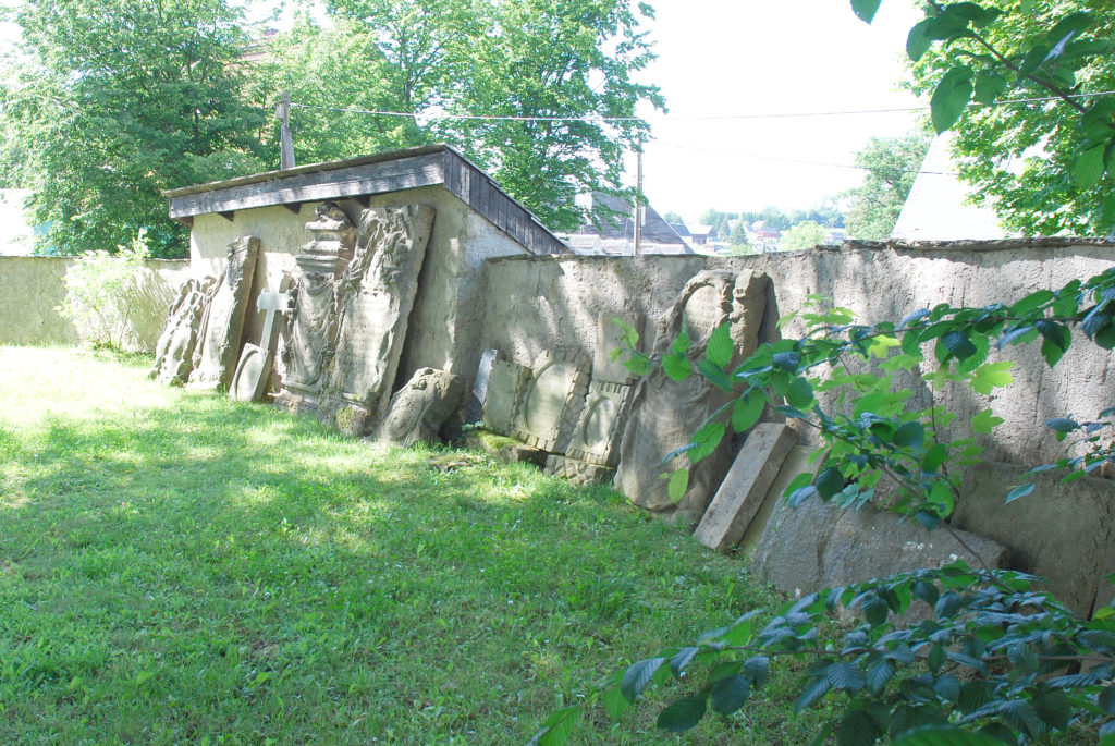 Kirche Pfaffroda - Steinplatten mit Wappen
